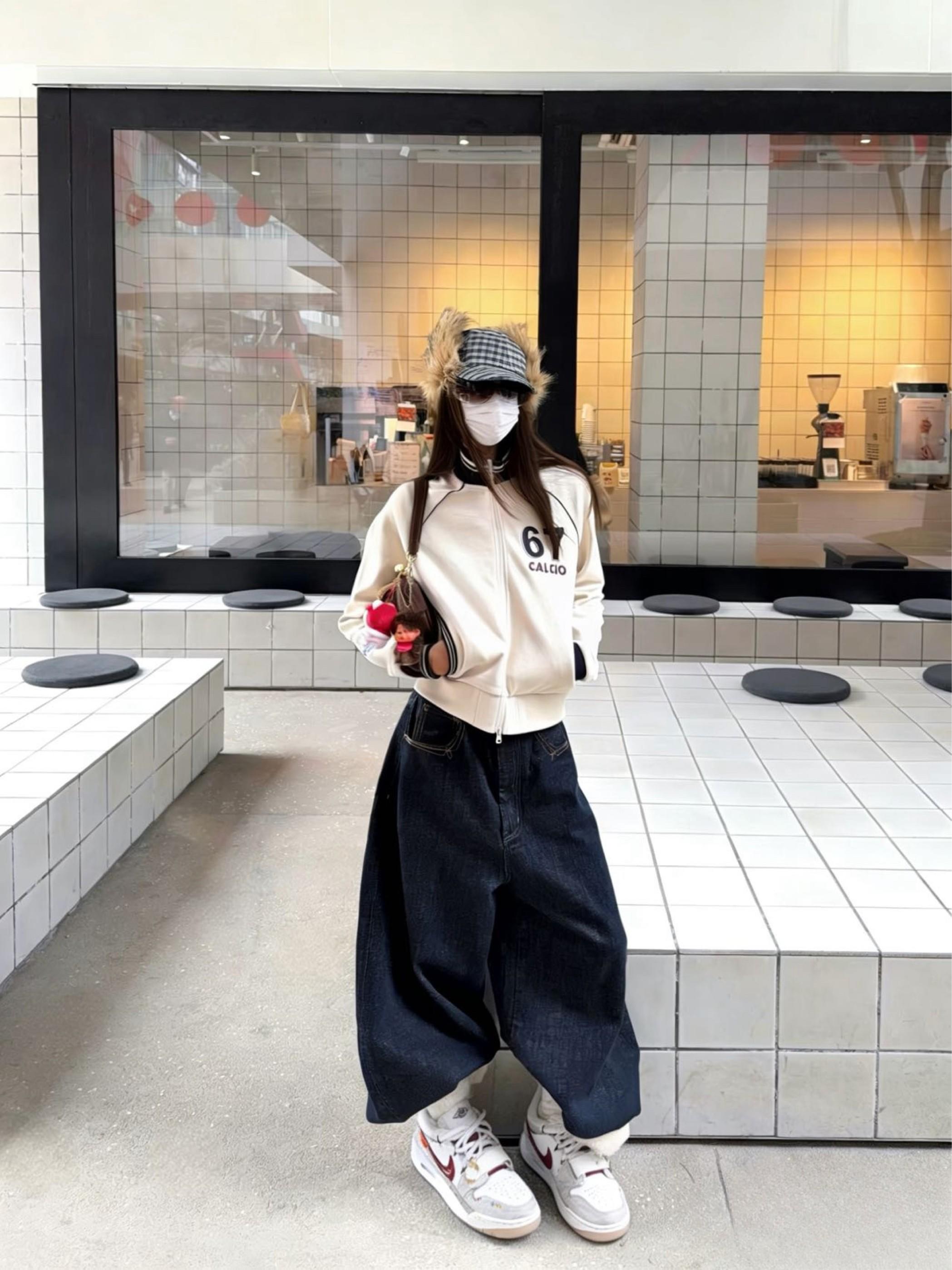 复古回潮|这双红白撞色球鞋,是解锁松弛感OOTD的万能钥匙。